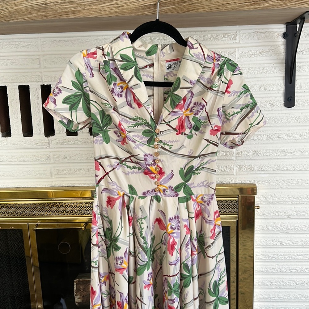 Vintage style Hawaiian floral dress